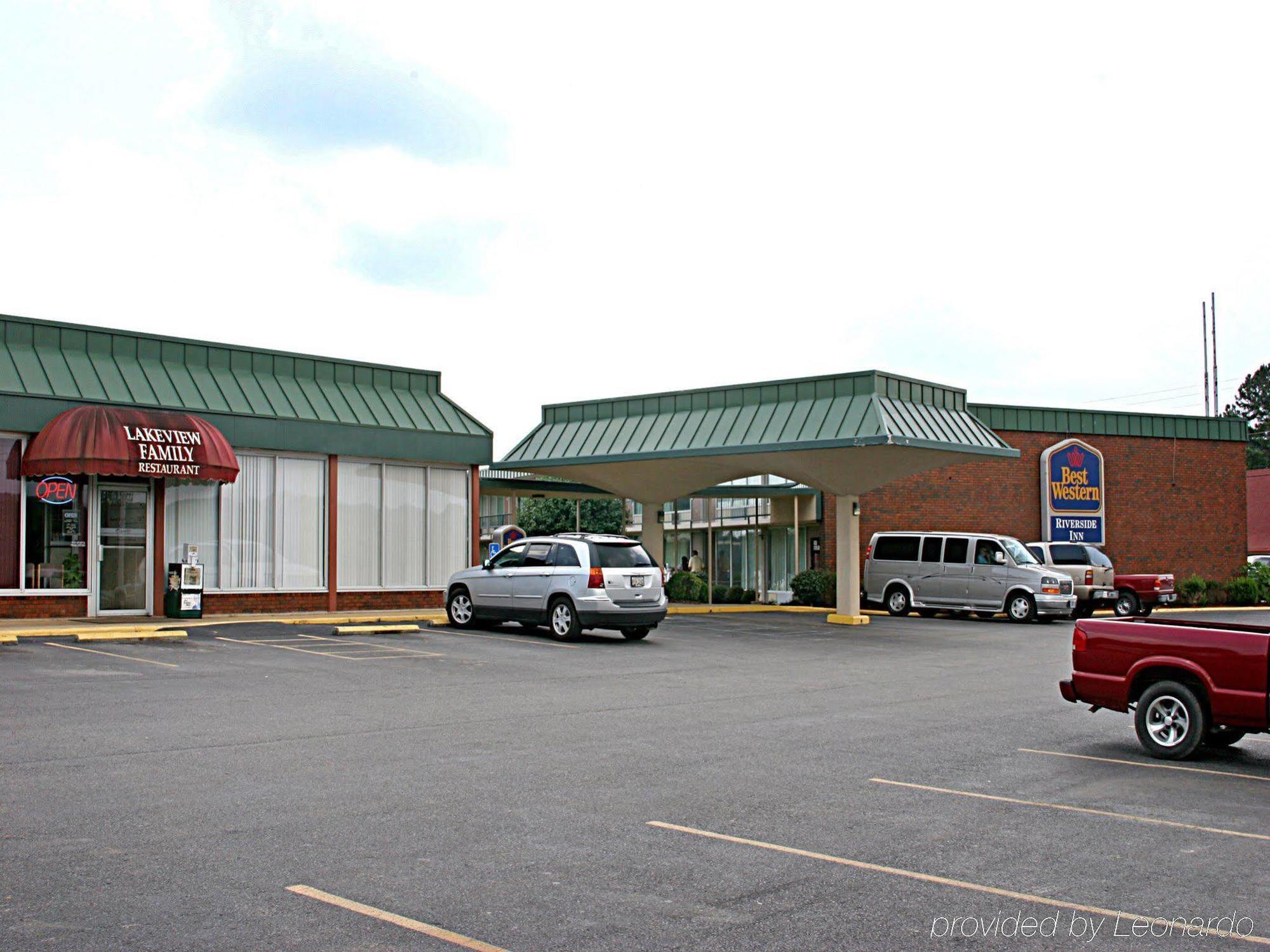 Super 8 By Wyndham Riverside Al Exterior photo