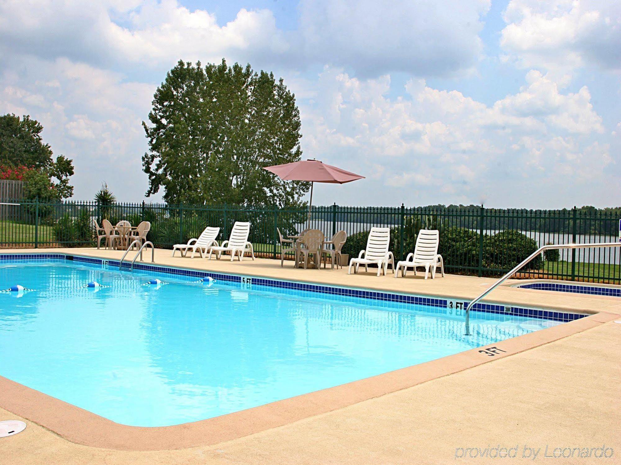 Super 8 By Wyndham Riverside Al Exterior photo